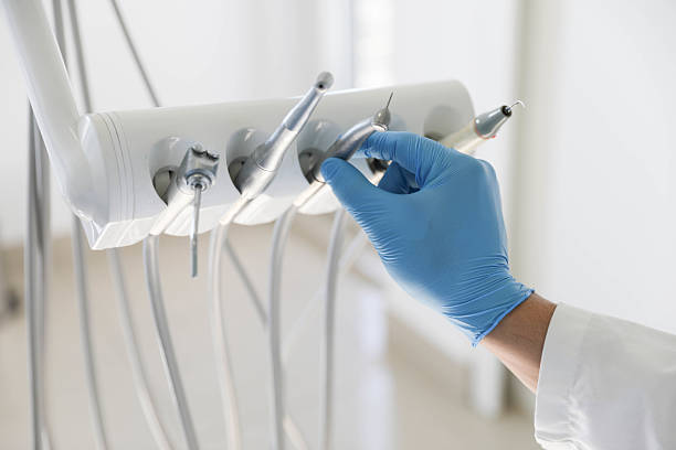 Professional Tooth Extraction technician working in Shell Point, SC